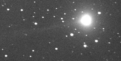 Kомета 15 апреля 2001 года. Фото Рафаэля Фернандо (12LX200 +SBIG ST9).