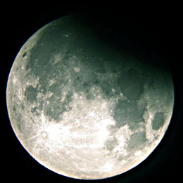 Частное лунное затмение 07.09.2006. Снимок автора